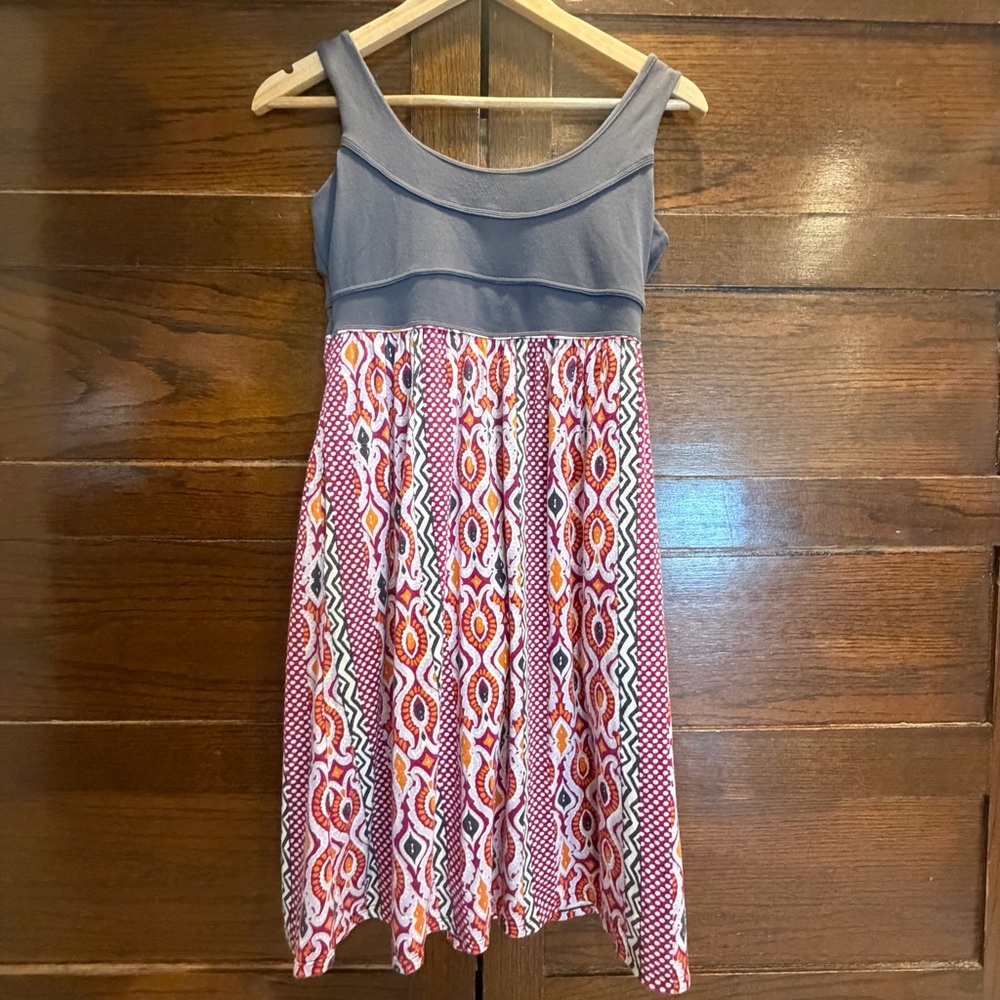 Athleta small Multicolor Patterned Dress lined shelf bra stretch soft active